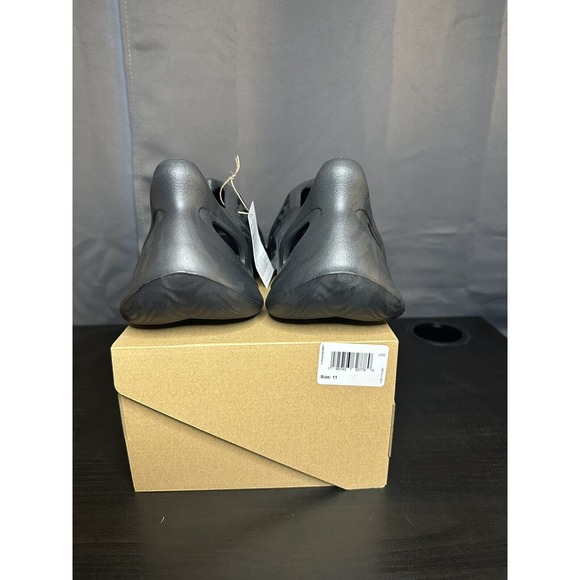Adidas Yeezy Foam Runner RNNR - Onyx (HP8739) Size 11 Brand New- Ship Fast! - Picture 4 of 7